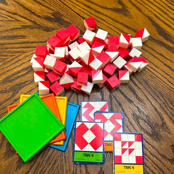 Trac 4 Game Vintage 70’s Lakeside Parts Pieces Cubes Cards & Trays - Picture 2 of 5